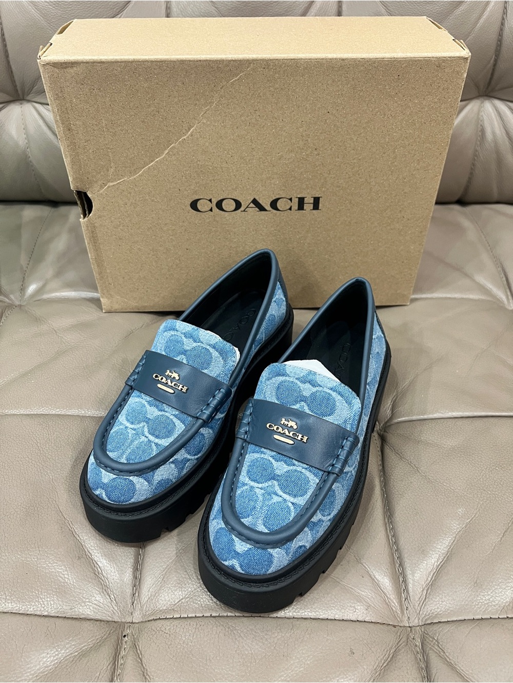 NWT Coach women Lucy Lug Sole
In Signature Denim,Size 5 & 6